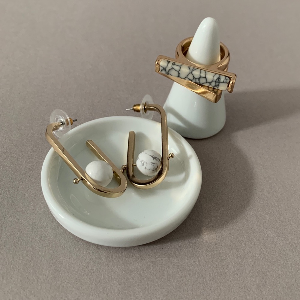 Bundle of marble look rings and earrings